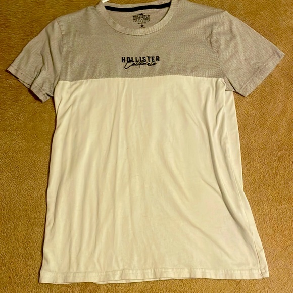 Hollister T-shirt - Picture 1 of 2